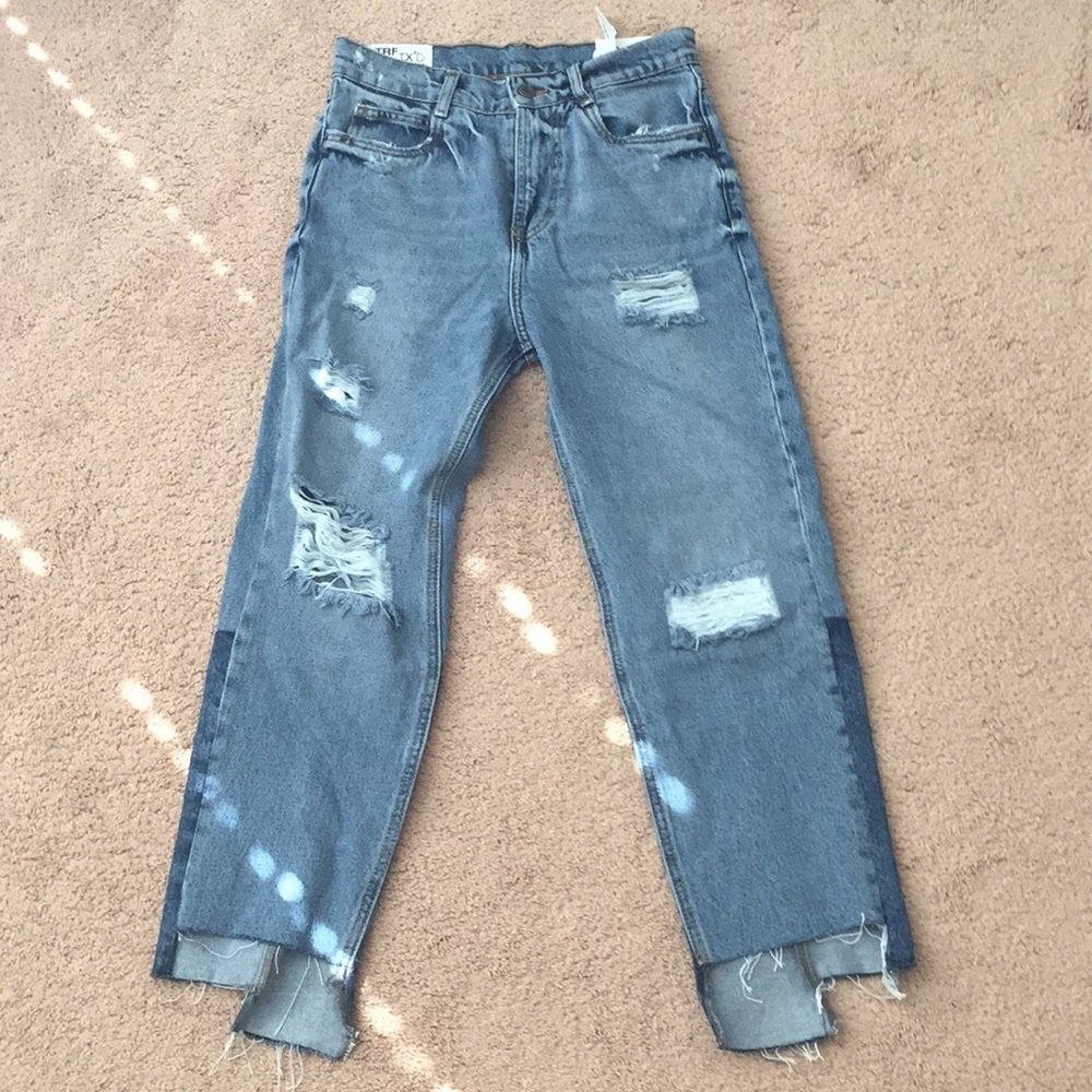 Cropped distressed high waisted jeans